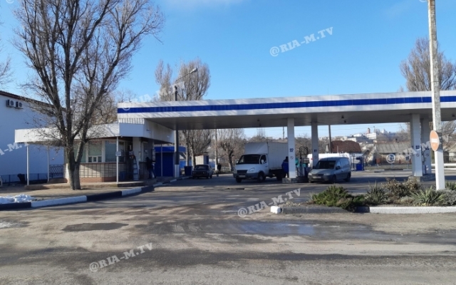 В Запорожской области автомобиль врезался в автозаправку (ФОТО) Фото № 1 В Запорожской области автомобиль врезался в автозаправку (ФОТО) Фото № 1