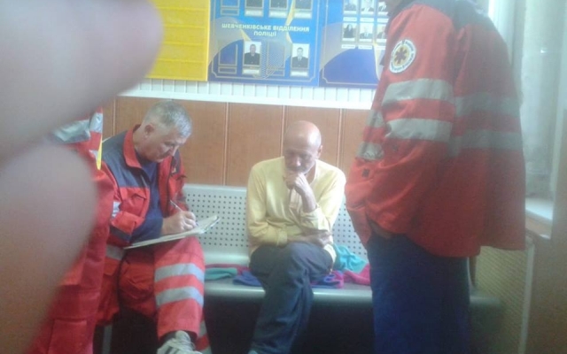 Подозрительный мужчина подкарауливал детей под школой (ФОТО) Фото № 2 Подозрительный мужчина подкарауливал детей под школой (ФОТО) Фото № 2