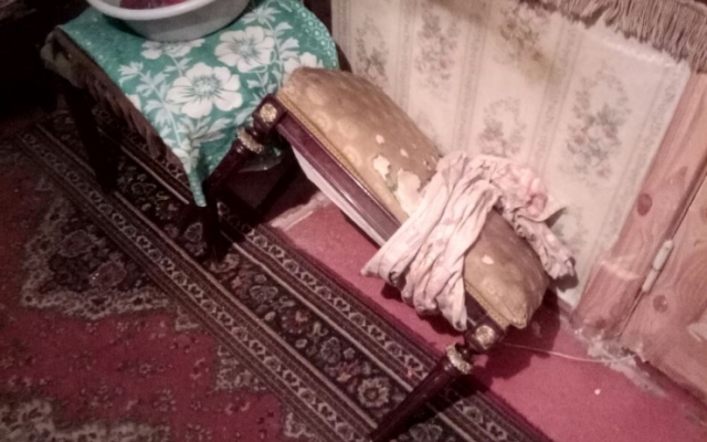 В Запорожье пенсионерка проломила голову своему мужу табуреткой (ФОТО 18+) Фото № 2 В Запорожье пенсионерка проломила голову своему мужу табуреткой (ФОТО 18+) Фото № 2