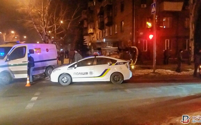 В сети появились фото ночного ДТП возле В сети появились фото ночного ДТП возле