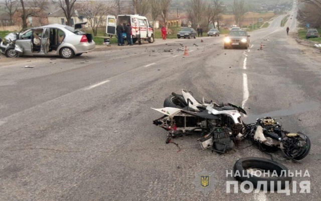 В полиции разыскивают свидетелей ДТП на запорожской трассе, где погиб мотоциклист (ФОТО) Фото № 1 В полиции разыскивают свидетелей ДТП на запорожской трассе, где погиб мотоциклист (ФОТО) Фото № 1