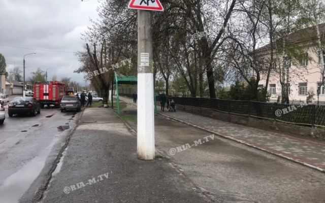 Под Запорожьем в гимназии эвакуировали учащихся и педагогов (ФОТО) Фото № 4 Под Запорожьем в гимназии эвакуировали учащихся и педагогов (ФОТО) Фото № 4