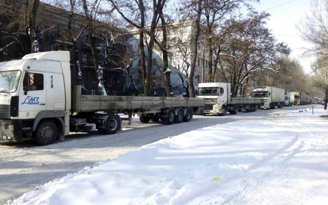 В центре Запорожья образовалась пробка Фото № 1 В центре Запорожья образовалась пробка Фото № 1