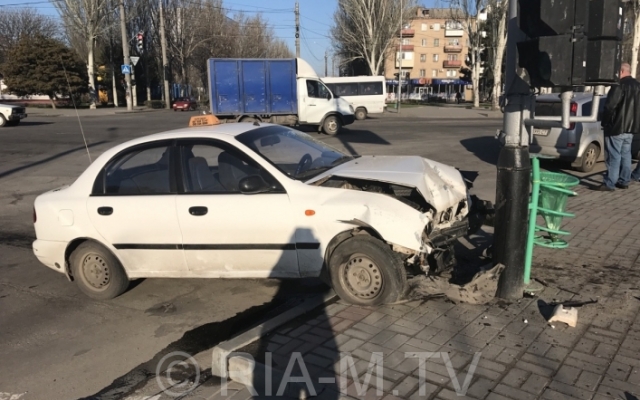 Подробности тройного ДТП с такси в Запорожской области Фото № 0 Подробности тройного ДТП с такси в Запорожской области Фото № 0