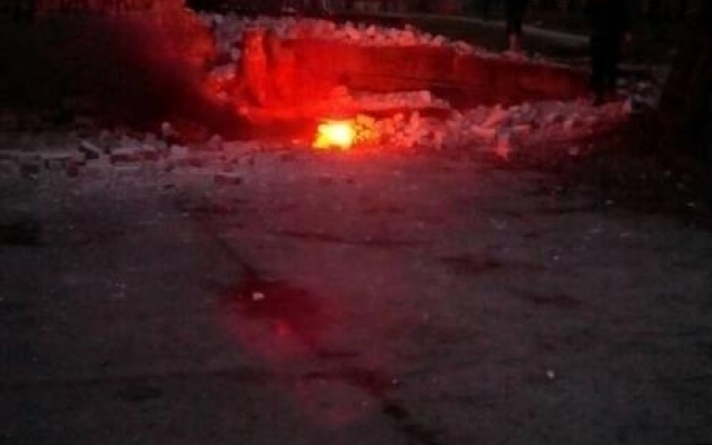 В центре Запорожья гараж едва не убил мужчину и ребенка (ФОТО) Фото № 3 В центре Запорожья гараж едва не убил мужчину и ребенка (ФОТО) Фото № 3