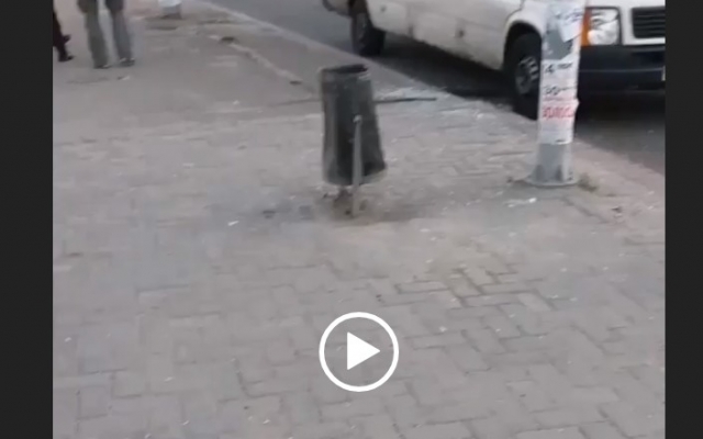 В Запорожье мужчина выбил окно в маршрутке (ВИДЕО) Фото № 0 В Запорожье мужчина выбил окно в маршрутке (ВИДЕО) Фото № 0