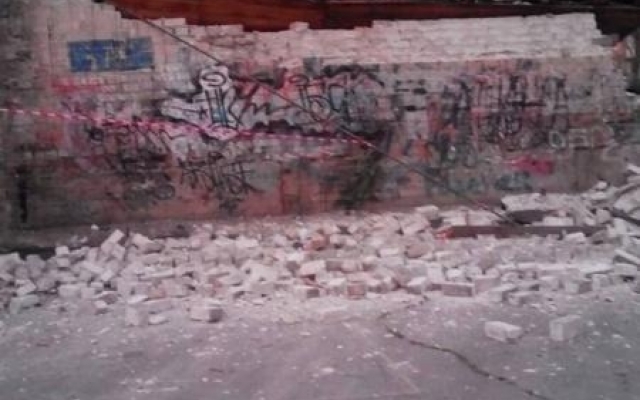 В центре Запорожья гараж едва не убил мужчину и ребенка (ФОТО) Фото № 5 В центре Запорожья гараж едва не убил мужчину и ребенка (ФОТО) Фото № 5