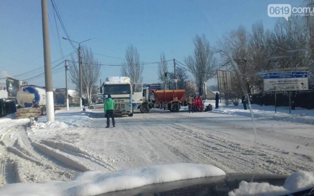 Под Запорожьем произошло массовое ДТП, пострадал мужчина (ФОТО) Фото № 2 Под Запорожьем произошло массовое ДТП, пострадал мужчина (ФОТО) Фото № 2