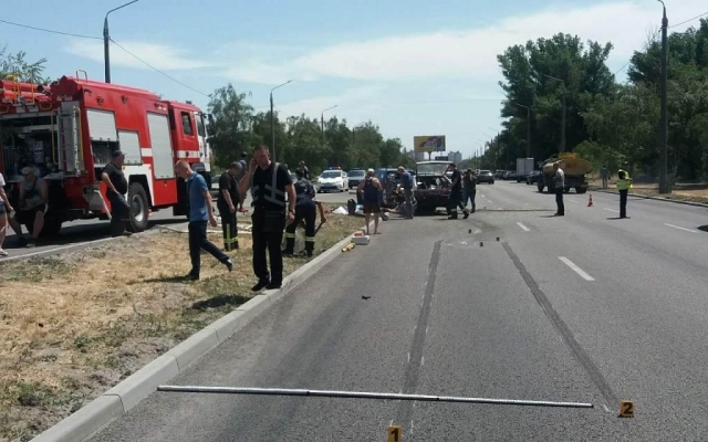 Опубликованы ФОТО и ВИДЕОматериалы с места жуткого ДТП в Запорожье Фото № 1 Опубликованы ФОТО и ВИДЕОматериалы с места жуткого ДТП в Запорожье Фото № 1