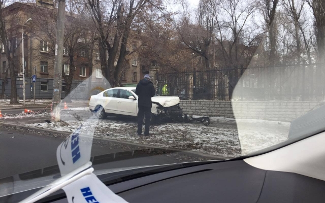 В сети появились фото сегодняшнего ДТП, в котором пострадал пешеход Фото № 4 В сети появились фото сегодняшнего ДТП, в котором пострадал пешеход Фото № 4