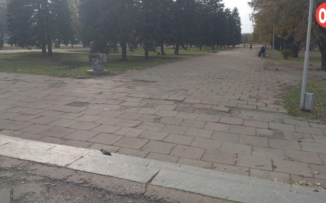 В центре Запорожья рушится плитка (ФОТО) Фото № 11 В центре Запорожья рушится плитка (ФОТО) Фото № 11