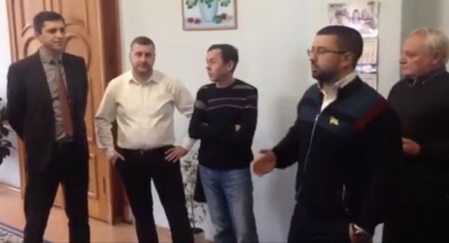 В мэрии Запорожья придумали, как не пускать госисполнителей к Буряку Фото № 1 В мэрии Запорожья придумали, как не пускать госисполнителей к Буряку Фото № 1