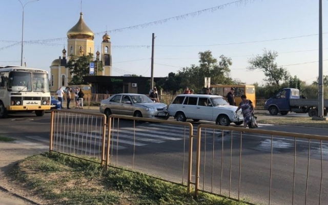 На запорожском курорте тройное ДТП (ФОТО) Фото № 1 На запорожском курорте тройное ДТП (ФОТО) Фото № 1