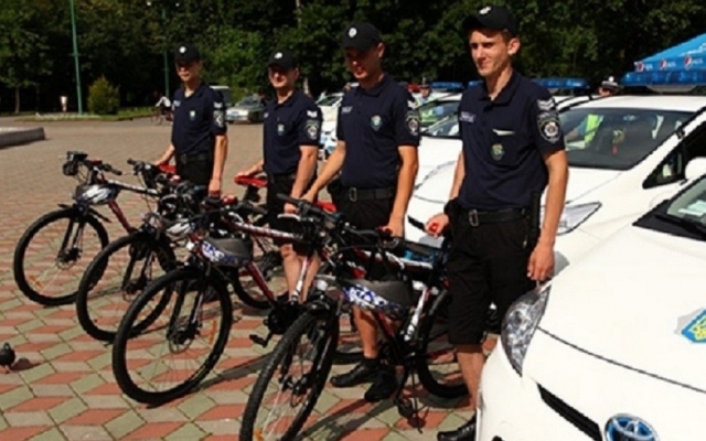 В Запорожье появилась полиция на велосипедах Фото № 0 В Запорожье появилась полиция на велосипедах Фото № 0