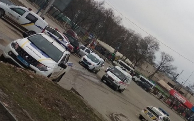В Запорожье поступило сообщение о минировании двух аптек (ФОТО) Фото № 0 В Запорожье поступило сообщение о минировании двух аптек (ФОТО) Фото № 0