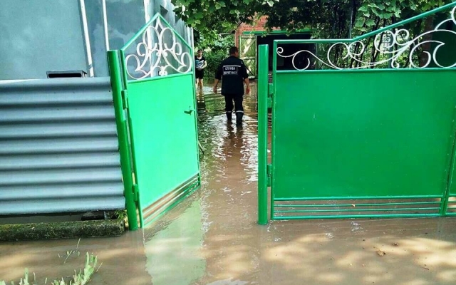 Под Запорожьем за час выпала месячная норма: уровень воды достигал метра (ФОТО) Фото № 2 Под Запорожьем за час выпала месячная норма: уровень воды достигал метра (ФОТО) Фото № 2