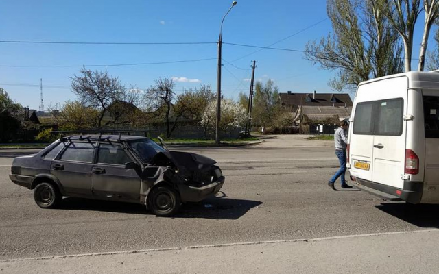 В Запорожье ДТП на улице Украинской (ФОТО) Фото № 1 В Запорожье ДТП на улице Украинской (ФОТО) Фото № 1