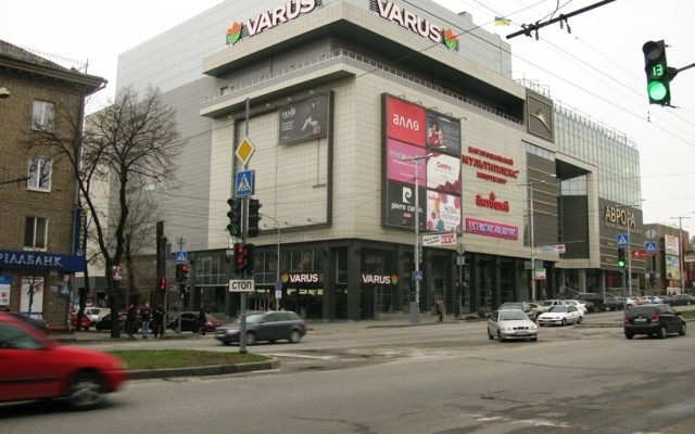 В Запорожье заминировали ТРЦ В Запорожье заминировали ТРЦ