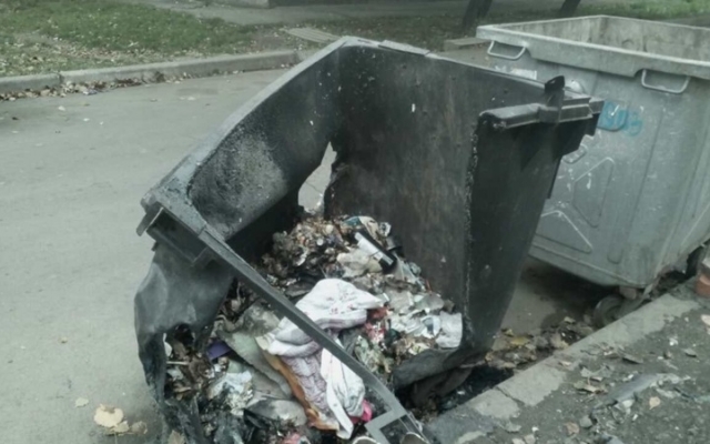 В Запорожье массово сожгли мусорные контейнеры (ФОТО) Фото № 0 В Запорожье массово сожгли мусорные контейнеры (ФОТО) Фото № 0