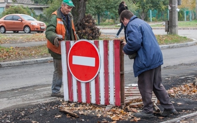В Шевченковском районе заканчивают реконструкцию перекрестка (ФОТО) Фото № 8 В Шевченковском районе заканчивают реконструкцию перекрестка (ФОТО) Фото № 8