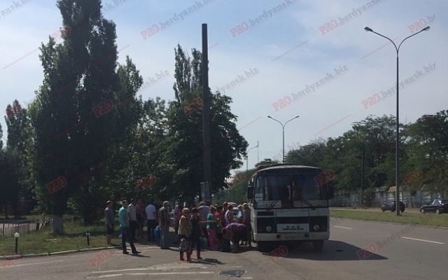 Дорогу не поделили джип и автобус (ФОТО, ВИДЕО) Фото № 0 Дорогу не поделили джип и автобус (ФОТО, ВИДЕО) Фото № 0