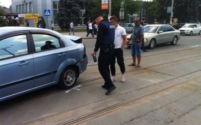 Возле запорожского автовокзала случилось ДТП (ФОТО) Фото № 0 Возле запорожского автовокзала случилось ДТП (ФОТО) Фото № 0