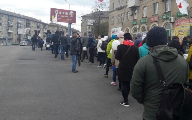 В Запорожской области перекрыли дорогу из-за крестного хода Фото № 1 В Запорожской области перекрыли дорогу из-за крестного хода Фото № 1