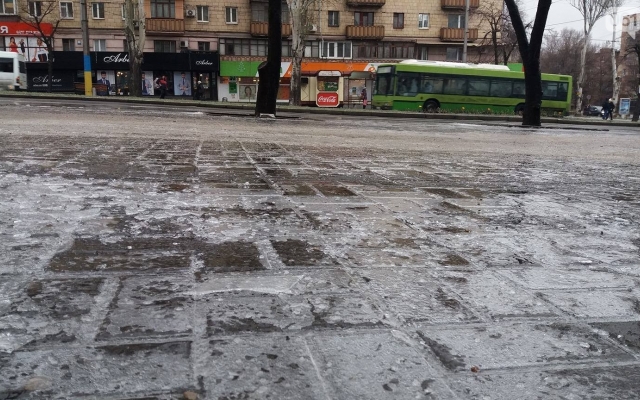 Запорожцы размещают фото и видео последствий гололеда в городе Фото № 5 Запорожцы размещают фото и видео последствий гололеда в городе Фото № 5