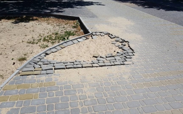 На Бабурке недавно уложенная плитка На Бабурке недавно уложенная плитка