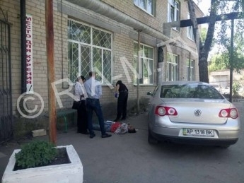 В Запорожской области у больницы обнаружили труп (ФОТО) Фото № 0 В Запорожской области у больницы обнаружили труп (ФОТО) Фото № 0