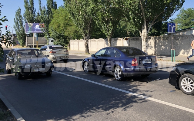 На запорожском курорте произошло тройное ДТП (ФОТО, ВИДЕО) Фото № 1 На запорожском курорте произошло тройное ДТП (ФОТО, ВИДЕО) Фото № 1