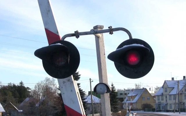 Под Запорожьем пьяный водитель снес шлагбаум ж/д переезда Фото № 0 Под Запорожьем пьяный водитель снес шлагбаум ж/д переезда Фото № 0