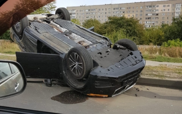 В Запорожской области медики оказывают помощь водителю перевернутого «Volvo» (ФОТО) Фото № 1 В Запорожской области медики оказывают помощь водителю перевернутого «Volvo» (ФОТО) Фото № 1