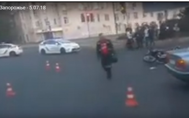 На перекрестке в Запорожье На перекрестке в Запорожье