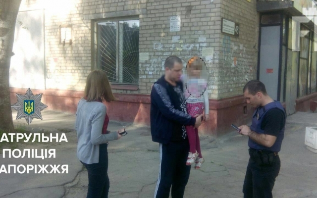 Маленькую девочку родная мать оставила бомжам Фото № 2 Маленькую девочку родная мать оставила бомжам Фото № 2