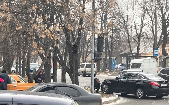 В Александровском районе произошло ДТП (ФОТО) Фото № 0 В Александровском районе произошло ДТП (ФОТО) Фото № 0