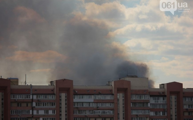 Смотрите: в Запорожье на Песках крупный пожар Фото № 0 Смотрите: в Запорожье на Песках крупный пожар Фото № 0