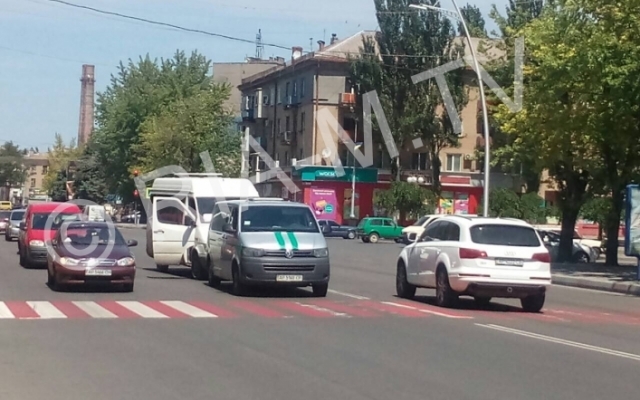 Маршрутка с пассажирами влетела в инкассаторскую машину (ФОТО) Фото № 1 Маршрутка с пассажирами влетела в инкассаторскую машину (ФОТО) Фото № 1