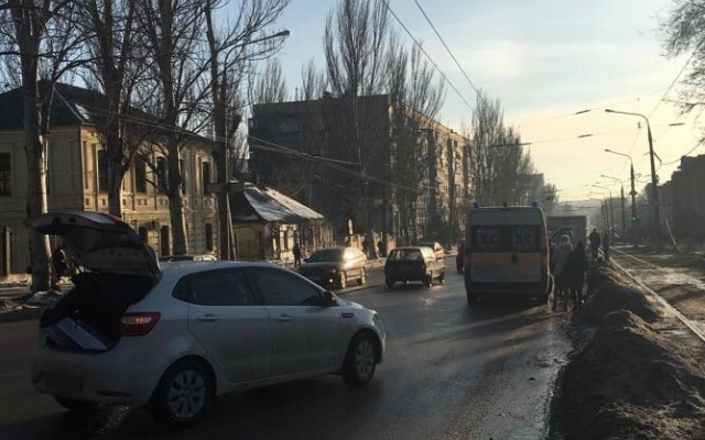 ДТП в центре Запорожья: Джип сбил двоих студенток (ФОТО) Фото № 0 ДТП в центре Запорожья: Джип сбил двоих студенток (ФОТО) Фото № 0