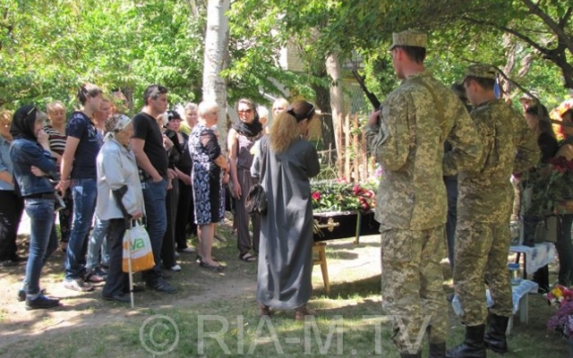 В Запорожской области прощались с погибшим в Авдеевке военным Фото № 2 В Запорожской области прощались с погибшим в Авдеевке военным Фото № 2