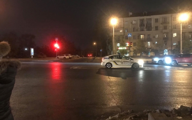 В Запорожье возле остановки В Запорожье возле остановки