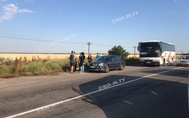 На въезде в Кирилловку масштабное ДТП (ФОТО, ВИДЕО) Фото № 2 На въезде в Кирилловку масштабное ДТП (ФОТО, ВИДЕО) Фото № 2