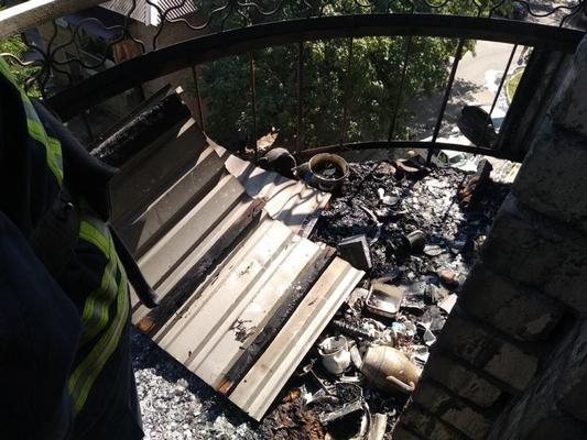 В Александровском районе произошел пожар в многоэтажке Фото № 2 В Александровском районе произошел пожар в многоэтажке Фото № 2