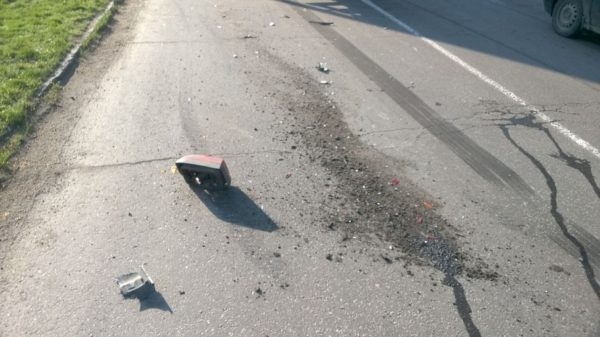 На пешеходном переходе большегруз въехал в легковушку (ФОТО, ВИДЕО) Фото № 2 На пешеходном переходе большегруз въехал в легковушку (ФОТО, ВИДЕО) Фото № 2