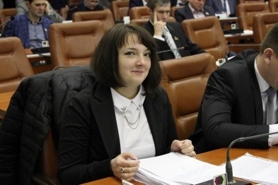 Депутат пострадала на тротуаре: перелом и ушибы Фото № 0 Депутат пострадала на тротуаре: перелом и ушибы Фото № 0