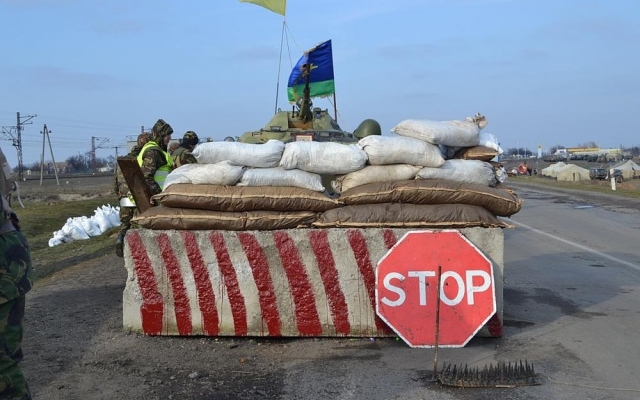 В Запорожской области легковушка протаранила блокпост Фото № 0 В Запорожской области легковушка протаранила блокпост Фото № 0