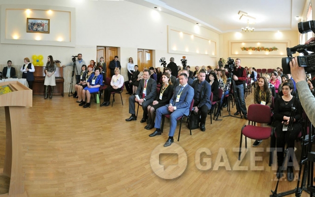 Появились фото визита Марины Порошенко в Запорожье Фото № 11 Появились фото визита Марины Порошенко в Запорожье Фото № 11