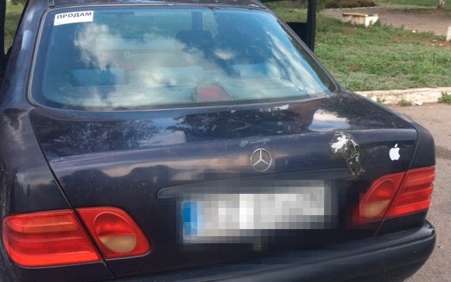 Под Запорожьем банда напала на владельца авто (ФОТО) Фото № 2 Под Запорожьем банда напала на владельца авто (ФОТО) Фото № 2