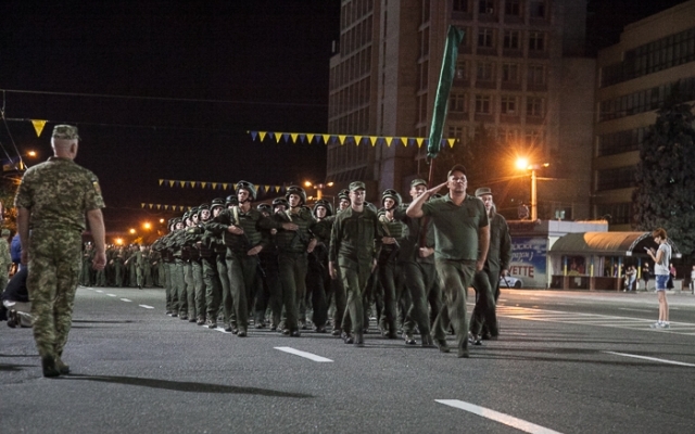 Опубликованы фото вечерней репетиции парада на День Независимости Фото № 24 Опубликованы фото вечерней репетиции парада на День Независимости Фото № 24