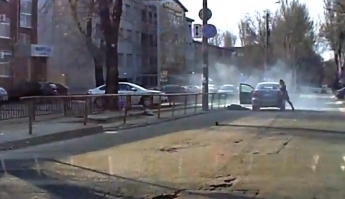 В центре Запорожья легковушка сбила мальчика (ВИДЕО) Фото № 0 В центре Запорожья легковушка сбила мальчика (ВИДЕО) Фото № 0